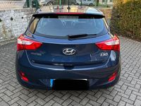Gebraucht Hyundai i30 101 PS (74 kW) 2016 Blau Limousine