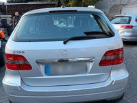 Gebraucht Mercedes B180 109 PS (80 kW) 2008 Silber Van / Kleinbus