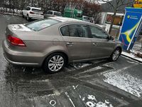 Gebraucht VW Passat 122 PS (89 kW) 2011 Bronze Limousine