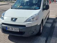 Gebraucht Peugeot TePee 75 PS (55 kW) 2011 Weiß Limousine