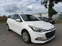 Gebraucht Hyundai i20 75 PS (55 kW) 2016 Weiß Kleinwagen