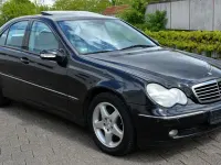 Gebraucht Mercedes C240 Avantgarde 170 PS (125 kW) 2001 Schwarz Limousine