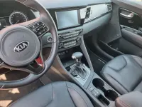 Gebraucht Kia Niro Spirit 141 PS (103 kW) 2017 Rot SUV