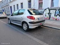 Gebraucht Peugeot 206 68 PS (50 kW) 2009 Silber Kleinwagen