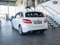 Gebraucht Mercedes B180 AMG line 122 PS (89 kW) 2015 Weiß (calcitweiss  unilack) Kleinwagen