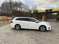 Gebraucht Toyota Avensis 143 PS (105 kW) 2015 Weiß Kombi