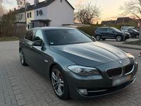 Gebraucht BMW 530 2011 Grün Kleinwagen