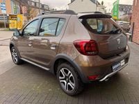 Gebraucht Dacia Sandero Stepway 95 PS (69 kW) 2016 Nerzbraun (metallic) Kleinwagen