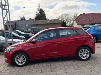 Gebraucht Hyundai i20 75 PS (55 kW) 2016 Rot Kleinwagen