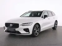 Gebraucht Volvo V60 Ultra 197 PS (144 kW) 2025 Crystal white pearl / metallic Kombi