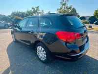 Gebraucht Opel Astra Edition 140 PS (102 kW) 2013 Schwarz Kombi