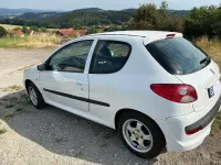 Gebraucht Peugeot 206 75 PS (55 kW) 2009 Weiß Limousine