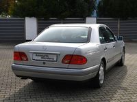 Gebraucht Mercedes E280 193 PS (141 kW) 1997 Silber Limousine