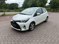 Gebraucht Toyota Yaris Hybrid Comfort 75 PS (55 kW) 2015 Weiß Limousine
