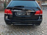 Gebraucht Mercedes E220 AMG 170 PS (125 kW) 2015 Schwarz Kombi