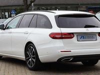 Gebraucht Mercedes E220 Night 200 PS (147 kW) 2022 Weiß Limousine