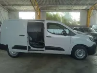 Neu Opel Combo Basis 131 PS (96 kW) 2026 Kaolin weiss Van / Kleinbus