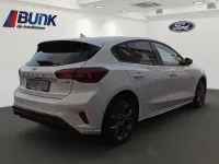 Używany Ford Focus ST-Line 125 KM (91 kW) 2023 Biały Sedan/Limuzyna