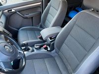 Gebraucht VW Touran Trendline 105 PS (77 kW) 2011 Schwarz Van / Kleinbus