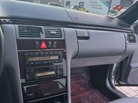 Gebraucht Mercedes E320 220 PS (161 kW) 1995 Silber Limousine