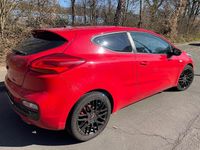 Gebraucht Kia Ceed 105 PS (77 kW) 2016 Rot Kleinwagen