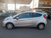 Gebraucht Ford Fiesta Trend 95 PS (69 kW) 2010 Silber Kleinwagen
