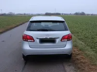 Gebraucht Mercedes B180 122 PS (89 kW) 2015 Silber Van / Kleinbus