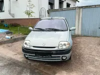 Gebraucht Renault Clio II 58 PS (42 kW) 2001 Silber Kleinwagen