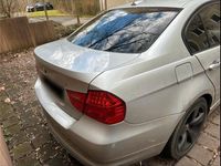 Gebraucht BMW 320 177 PS (130 kW) 2009 Grau Limousine