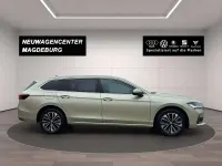 Gebraucht Skoda Superb Selection 150 PS (110 kW) 2024 Ice tea gelb metallic Kombi