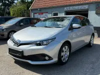 Gebraucht Toyota Auris Design 111 PS (81 kW) 2016 Silber Limousine