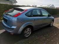 Gebraucht Ford Focus 101 PS (74 kW) 2005 Blau Limousine