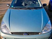 Second-hand Ford Focus 100 CP (73 kW) 1999 Albastru Hatchback