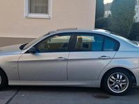 Gebraucht BMW 318 129 PS (94 kW) 2007 Grau Limousine