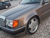 Gebraucht Mercedes E500 326 PS (239 kW) 1992 Gold Limousine