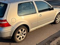 Second-hand VW Golf IV Pacific 75 CP (55 kW) 2003 Argintiu