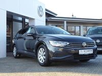 Gebraucht VW Passat Basis 122 PS (89 kW) 2023 Mangangrau metallic Kombi