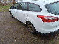 Gebraucht Ford Focus Trend 140 PS (102 kW) 2011 Weiß Kombi