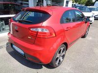 Gebraucht Kia Rio Spirit 109 PS (80 kW) 2013 Rot Limousine