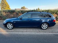 Gebraucht BMW 523 Sport Line 190 PS (139 kW) 2009 Blau Limousine