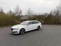 Gebraucht Skoda Superb Style 218 PS (160 kW) 2021 Weiß Kombi