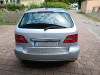 Gebraucht Mercedes B180 116 PS (85 kW) 2011 Silber Van / Kleinbus
