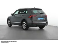 Gebraucht VW Tiguan Active 150 PS (110 kW) 2022 Grau SUV