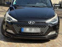 Gebraucht Hyundai i20 YES! 84 PS (61 kW) 2015 Schwarz Kleinwagen