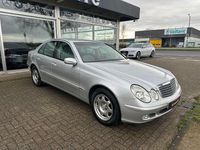 Gebraucht Mercedes E220 150 PS (110 kW) 2002 Silber Limousine