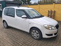 Gebraucht Skoda Roomster 69 PS (50 kW) 2014 Weiß Van / Kleinbus