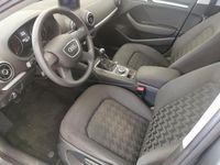 Gebraucht Audi A3 Attraction 105 PS (77 kW) 2013 Schwarz Kleinwagen