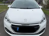 Gebraucht Peugeot 208 Active 99 PS (72 kW) 2017 Weiß Kleinwagen
