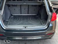 Gebraucht BMW 320 Advantage 190 PS (139 kW) 2019 Schwarz Kombi
