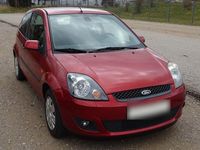 Gebraucht Ford Fiesta Ambiente 80 PS (58 kW) 2007 Rot Kleinwagen